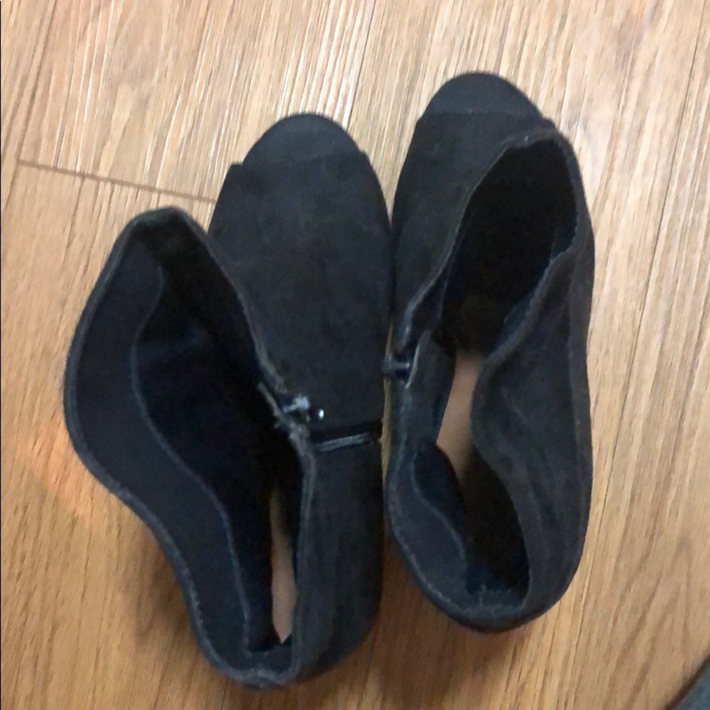 Black High Heel Booties. Size 10 - Picture 2 of 5